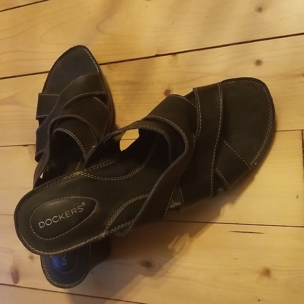 - - Leather sandals..size 8W